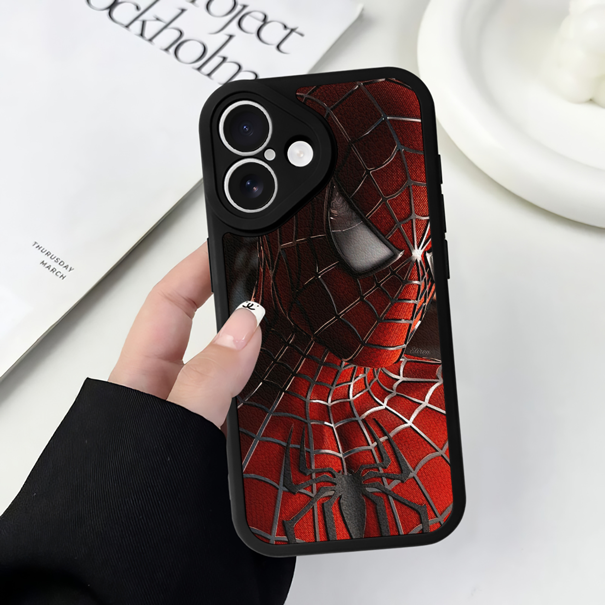 Spider Man スパイダーマン 【iPhone 16シリーズ対応】シリコンスマホケース（レザー調） 材質：シリコン